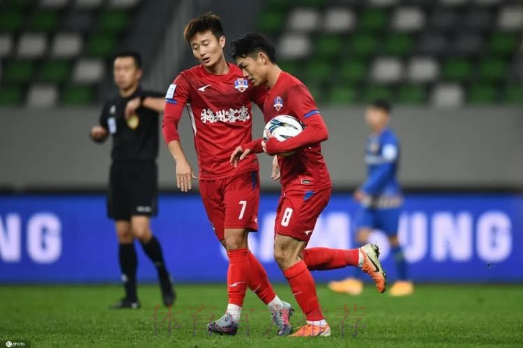 燕京啤酒2020中国足协杯1/8决赛激战正酣 苏宁7-2大胜梅州 泰达1-0恒丰 苏宁泰达晋级八强
